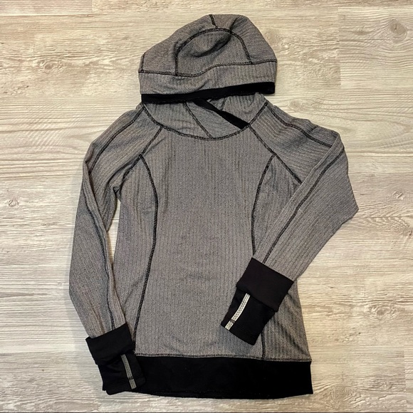 Lululemon Think Fast pullover - Picture 3 of 3